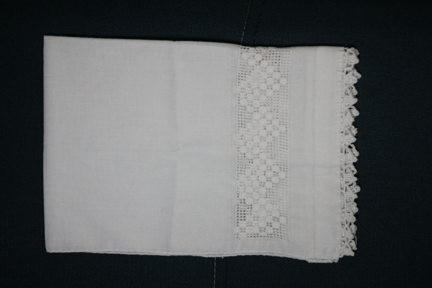 A005 Napkin with guava flower fraying